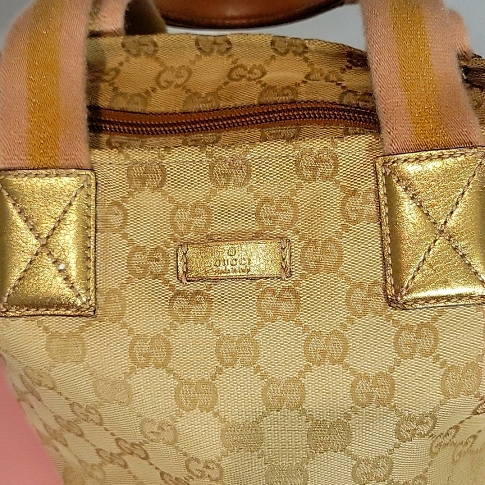 AUTHENTIC GUCCI PURSE - Picture 2 of 11